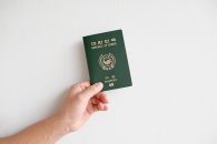 Se prorrogan las autorizaciones de estancia y residencia y/o trabajo y a otras situaciones de los extranjeros en España
